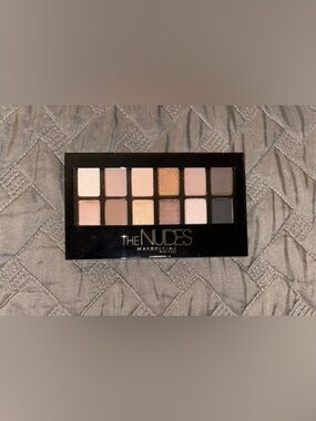 NEW Maybelline Eyeshadow Palette The Nudes 12 Shade Palette